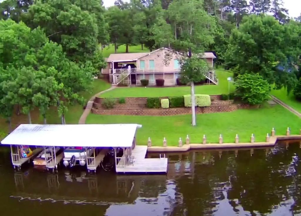 3073 East Lake, Gladewater