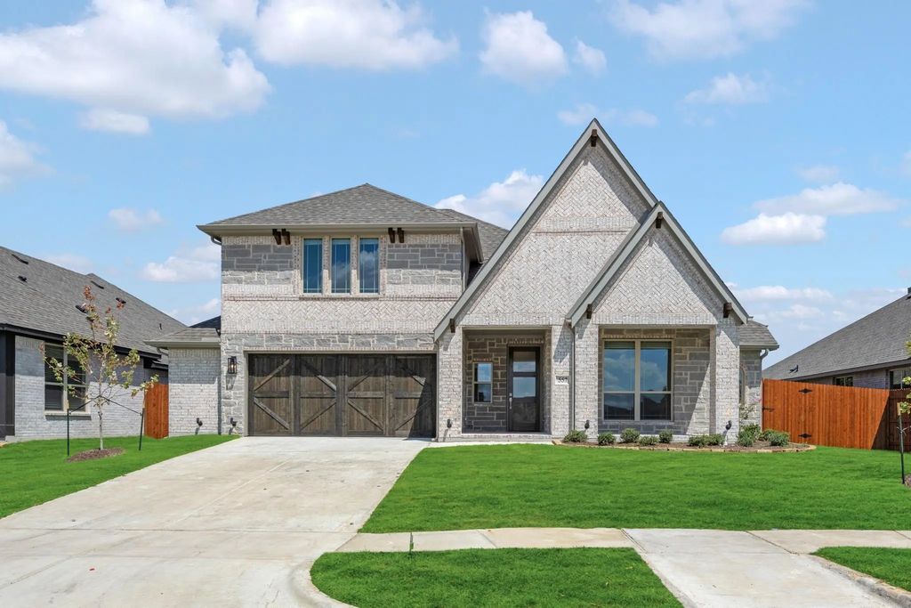 557 Red Maple Road, Waxahachie