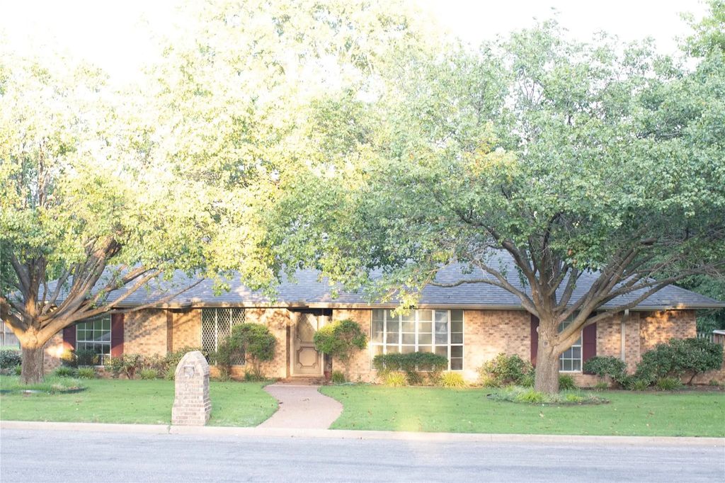 3001 Redbud Trail, Sherman