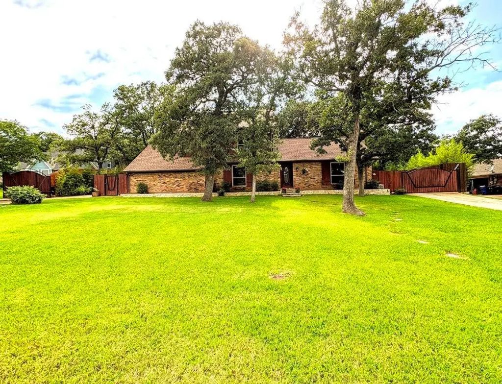 1212 Vera Lane, Kennedale