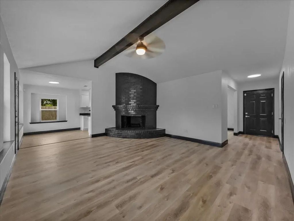 3950 Cypress Wood Court, Fort Worth