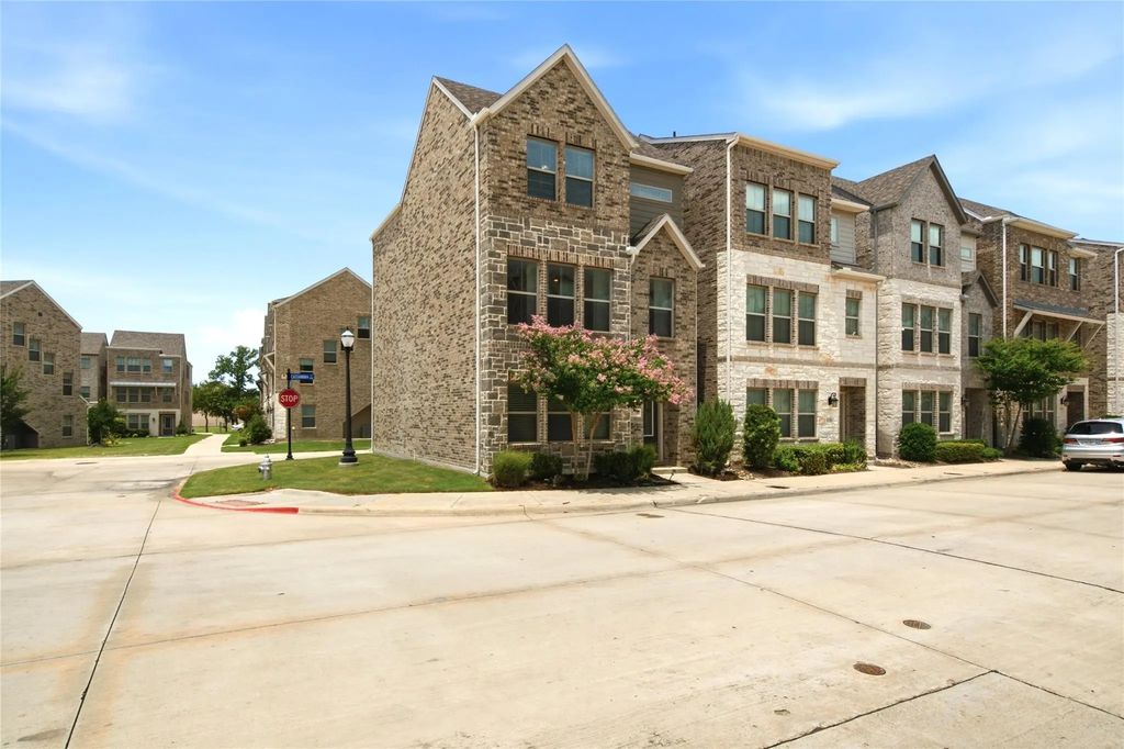 138 Peach Orchard Lane, Euless