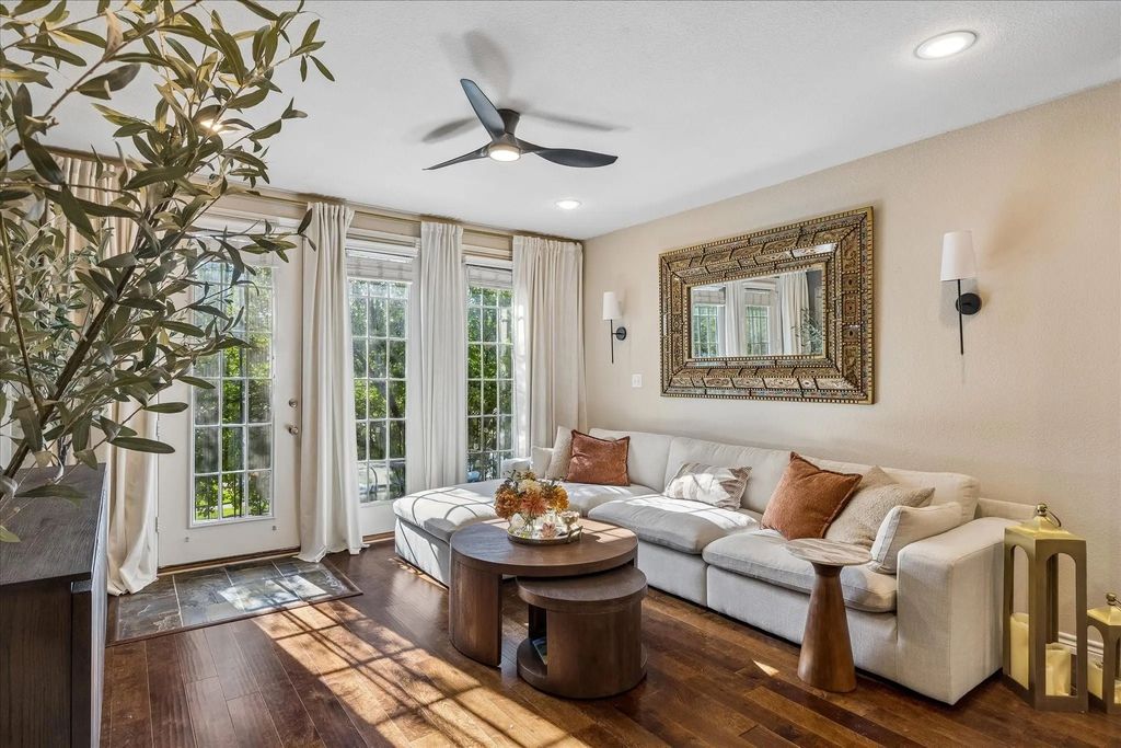 950 Henderson Street 1220, Fort Worth