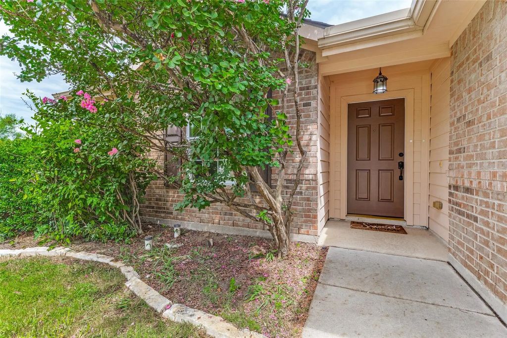 12301 Angel Food Lane, Fort Worth