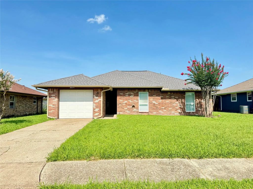 3934 6th Street, Sachse