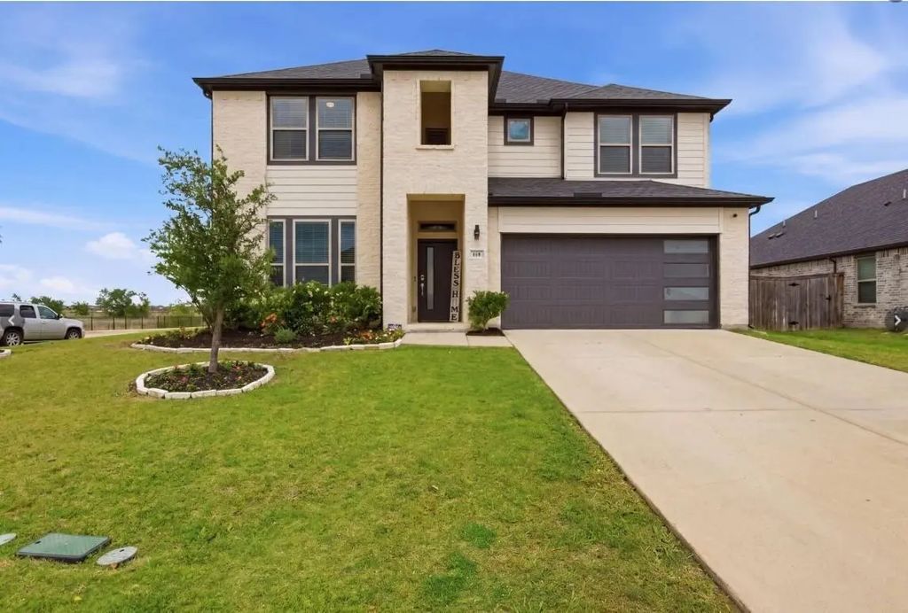 418 Ardsley Lane, Forney
