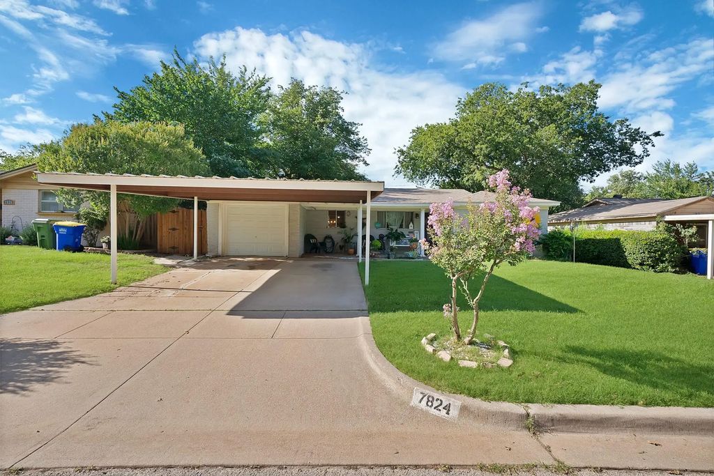7824 Whitney Drive, White Settlement