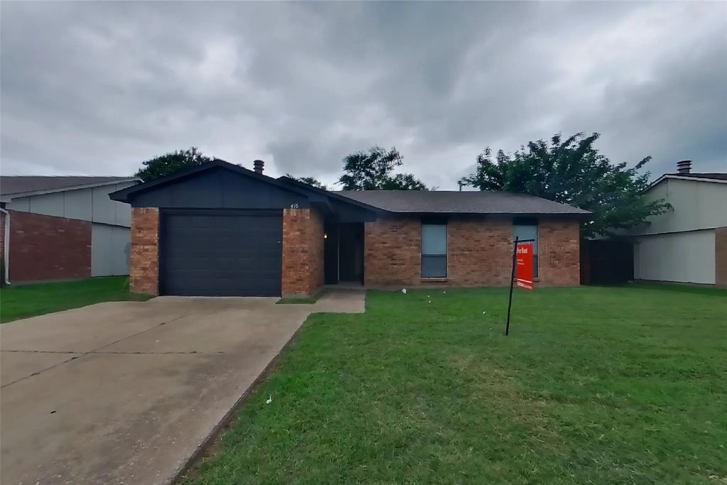 416 Forestwood Drive, Forney