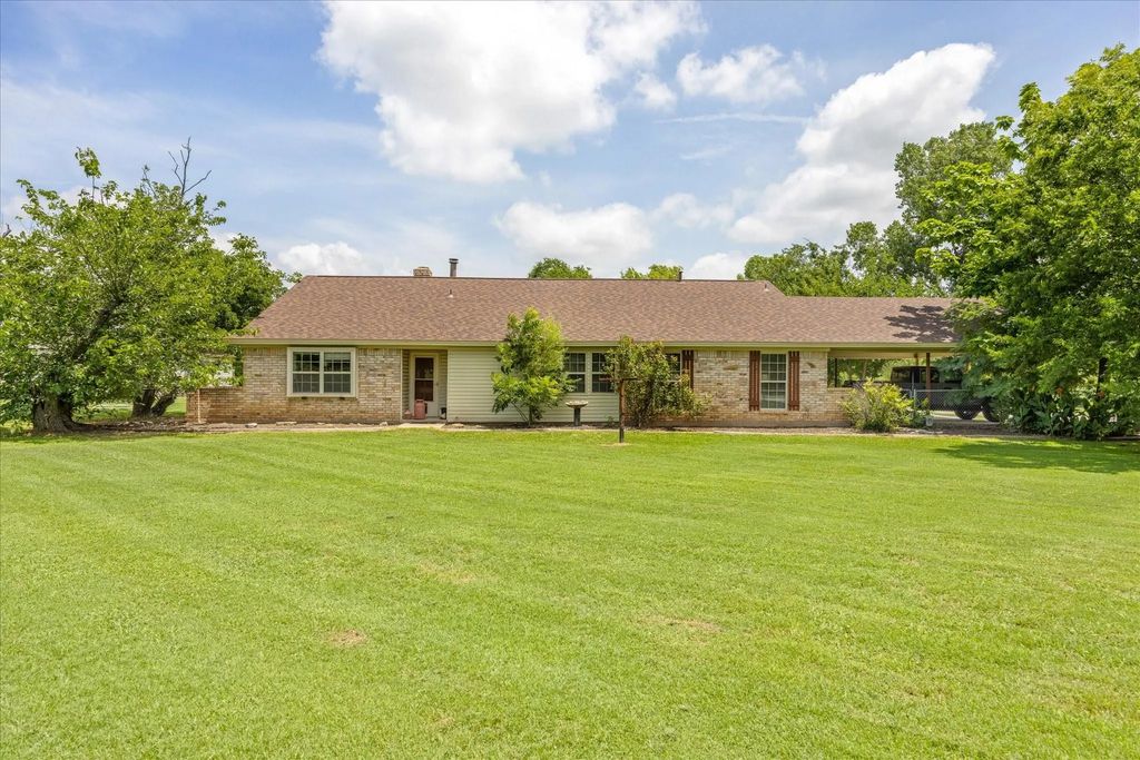 4210 Waples Road, Granbury