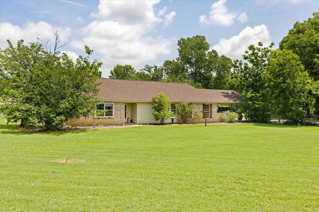 4210 Waples Road, Granbury