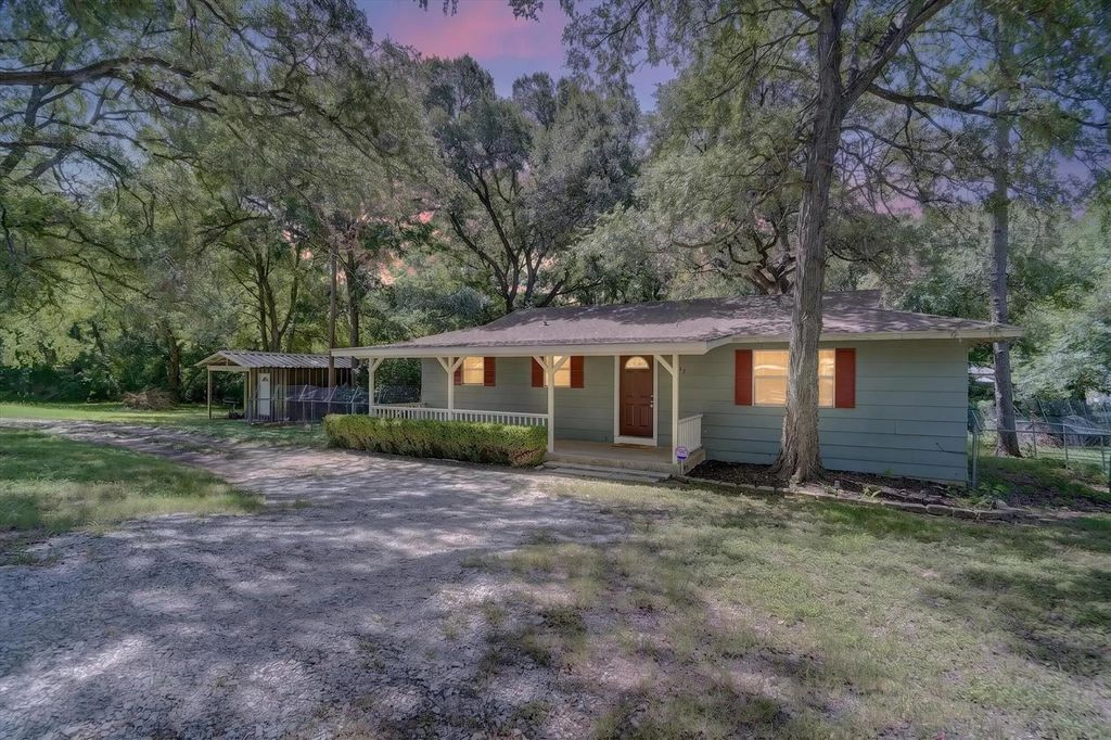 427 Whippoorwill Drive, Granbury