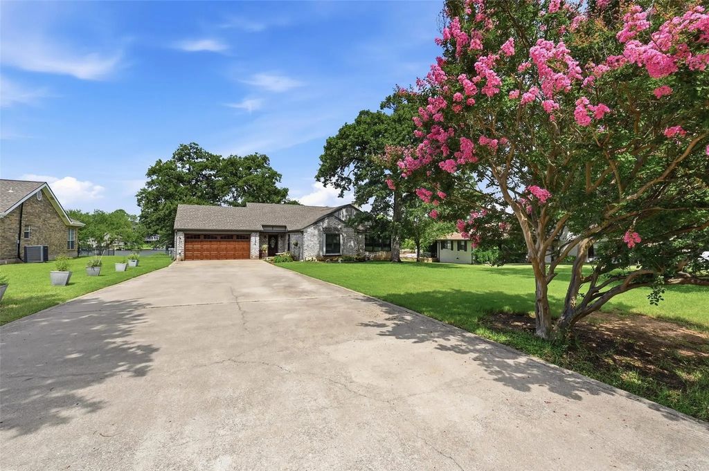 1344 Kiowa Drive E, Lake Kiowa