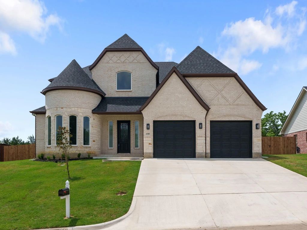 4318 Peachtree Lane, Denison
