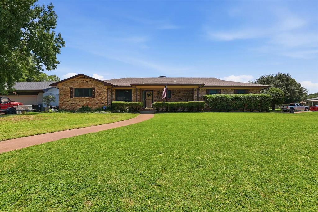 1117 Sheridan Lane, Cleburne