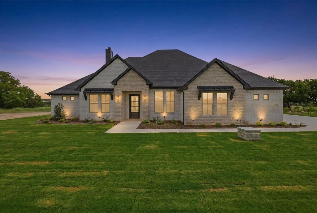 6132 County Road 1229, Godley