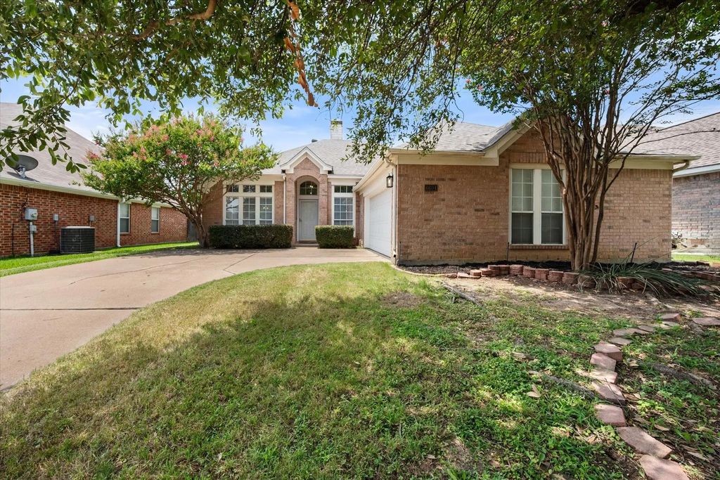 6604 High Brook Drive, Fort Worth