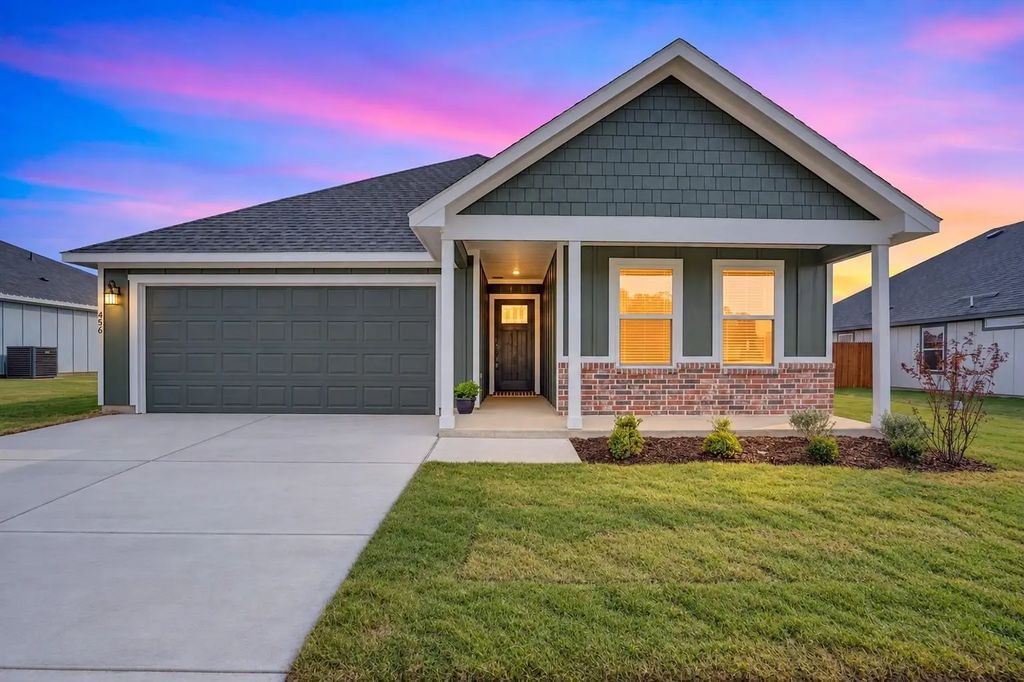 456 Peace Lily Way, Tolar