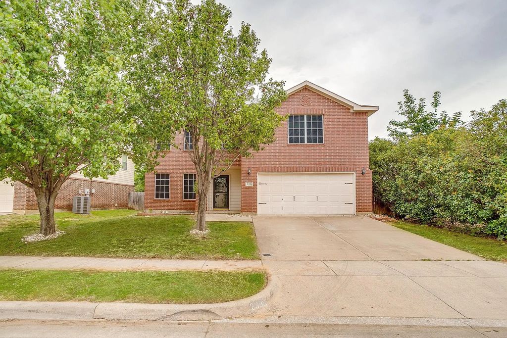 2333 Ash Grove Trail, Fort Worth