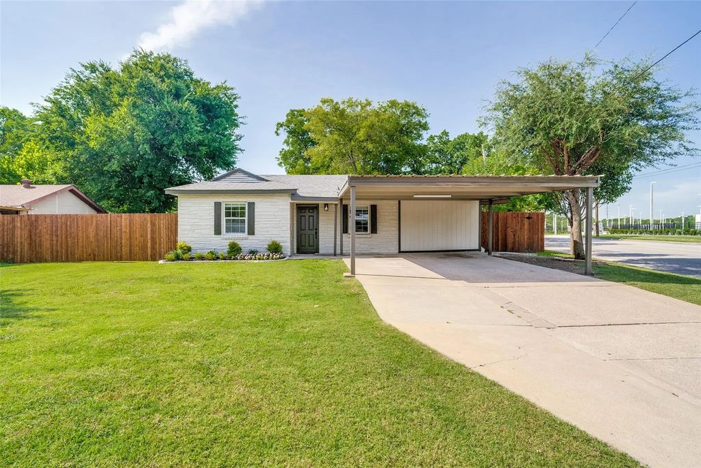 9225 N Dodson Drive, White Settlement
