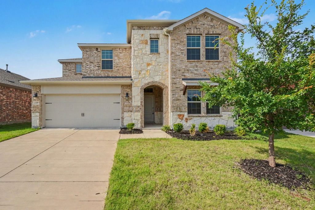 2209 Sue Ellen Street, Anna