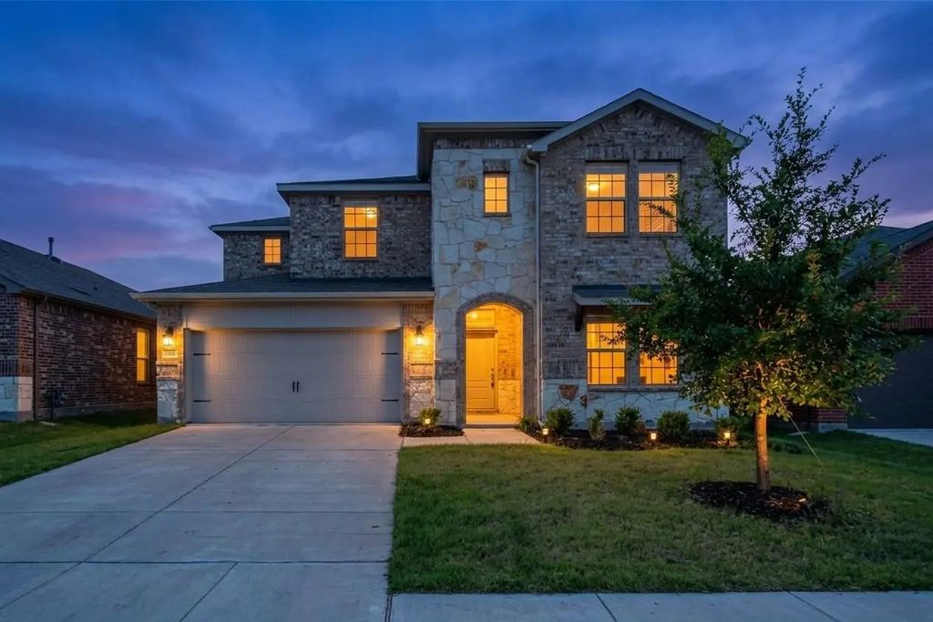 2209 Sue Ellen Street, Anna