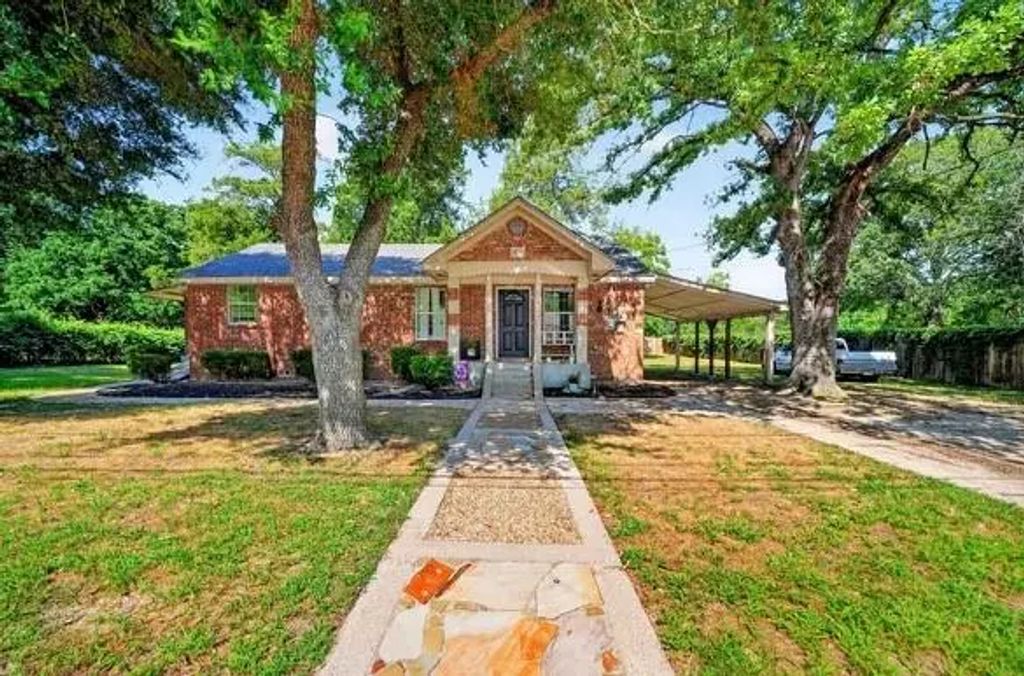 810 Edna Street, Athens