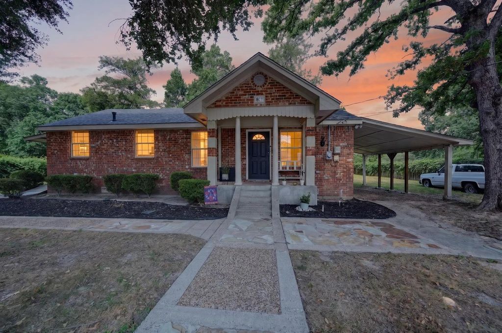 810 Edna Street, Athens