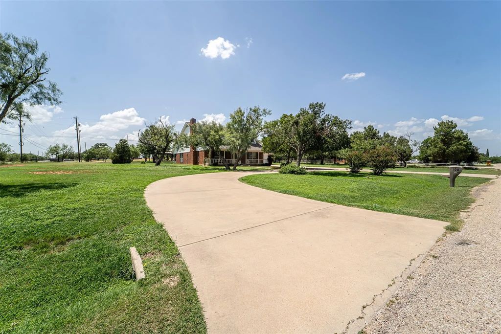 102 Five Oaks Road, Abilene