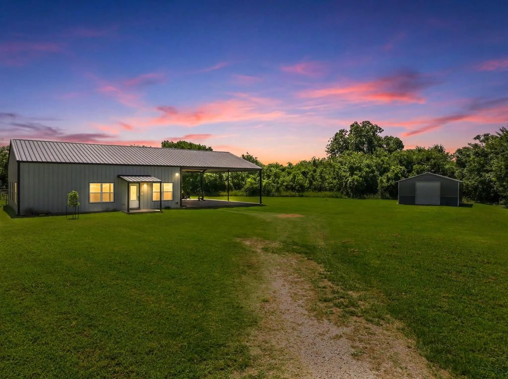 5839 S 3rd St Road, Waco