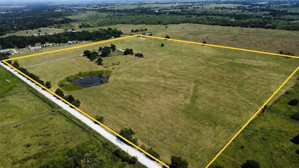 471 Hcr 3335 Road, Hubbard