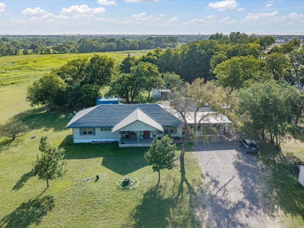 301 Ovilla Road, Waxahachie