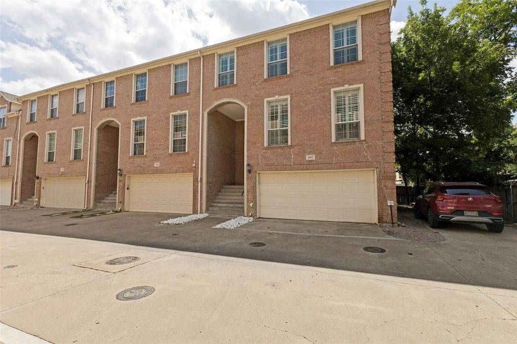 4002 Brownstone Court, Dallas