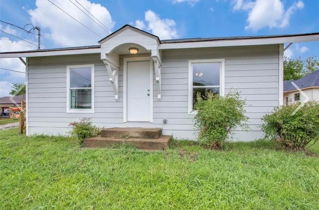 918 S Crockett Avenue, Denison