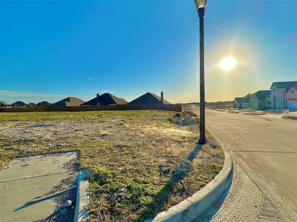 700 Broken Bow Lane, Cleburne