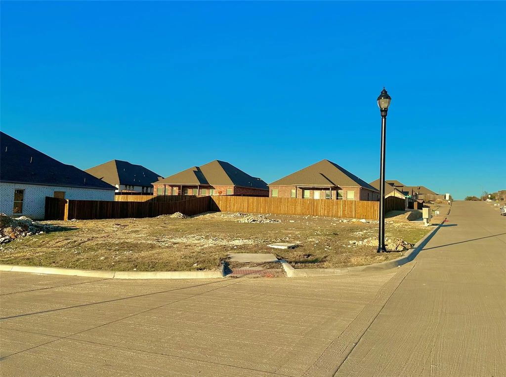711 Broken Bow Lane, Cleburne