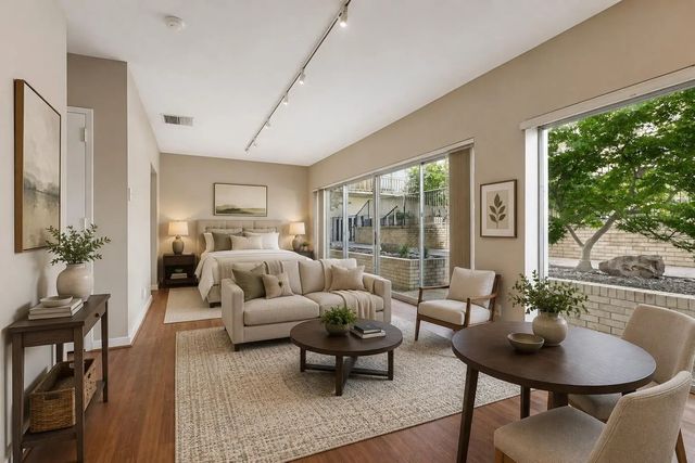 6211 W Northwest Highway G113, Dallas