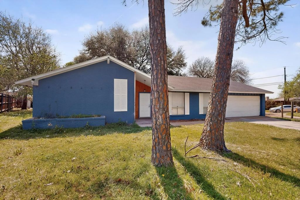 400 Casa Bello Court, Irving