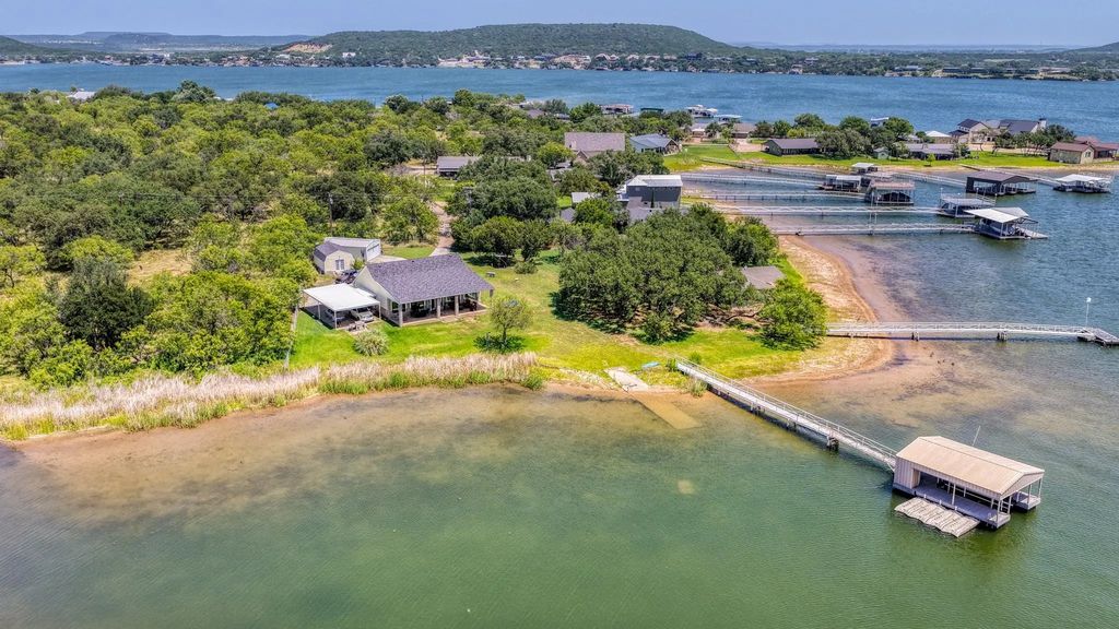 1011 Firewheel Trail, Graford
