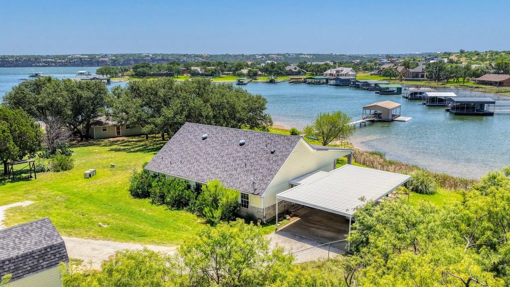 1011 Firewheel Trail, Graford