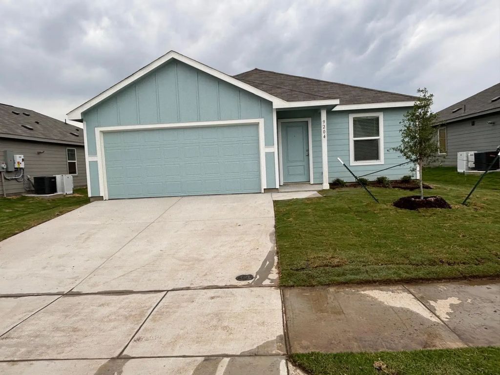 9204 Schram Road, Fort Worth