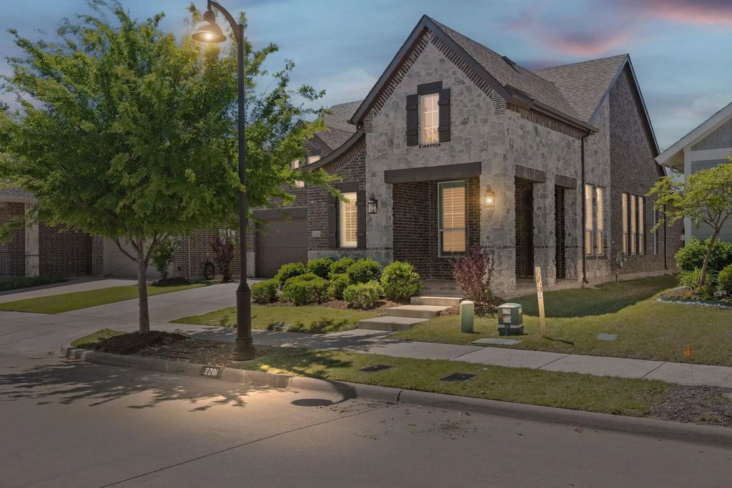 2201 Laguna Drive, Rowlett