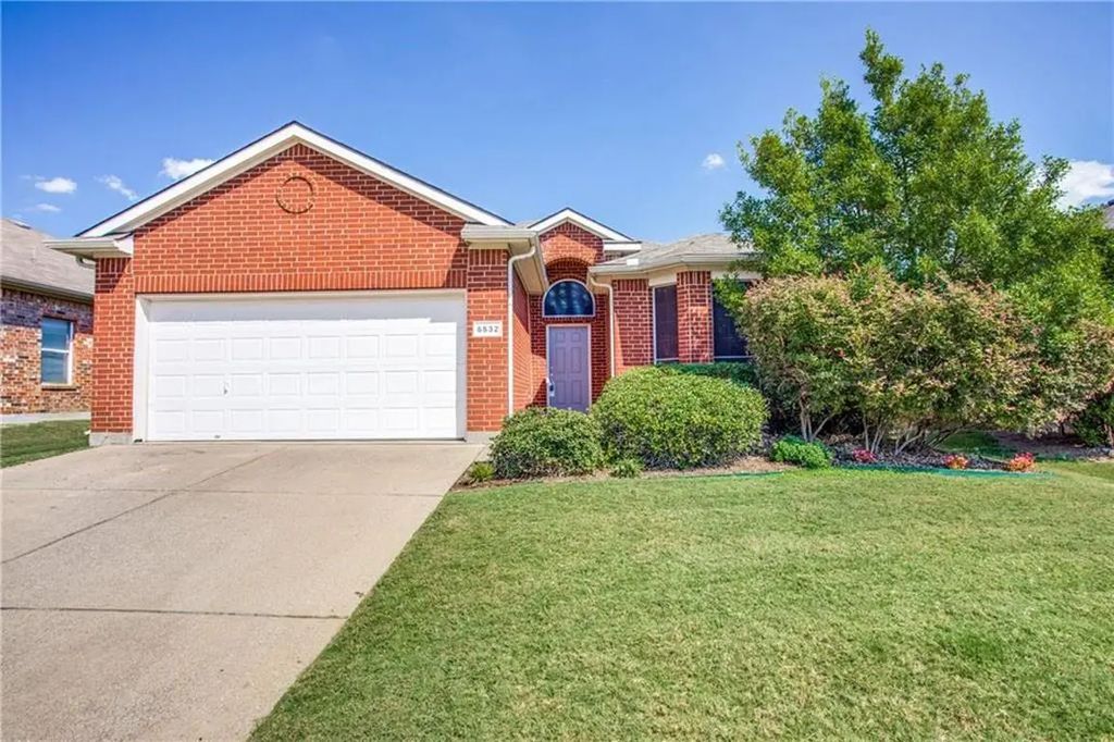 6532 Alexandra Meadows Drive, Fort Worth