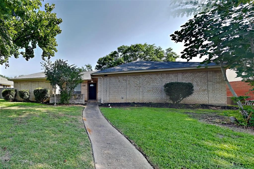 1325 Glyndon Drive, Plano