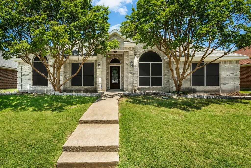 6610 Falcon Street, Rowlett