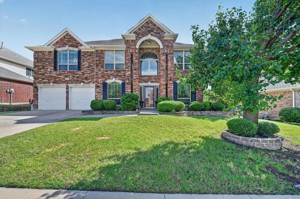 8332 Summer Park Drive, Fort Worth