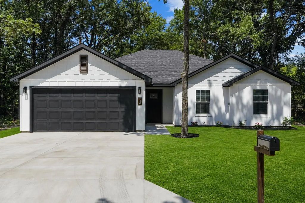 134 Sierra Madre Street, Payne Springs