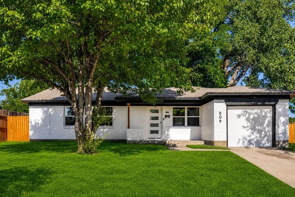 609 Warren Drive, Garland
