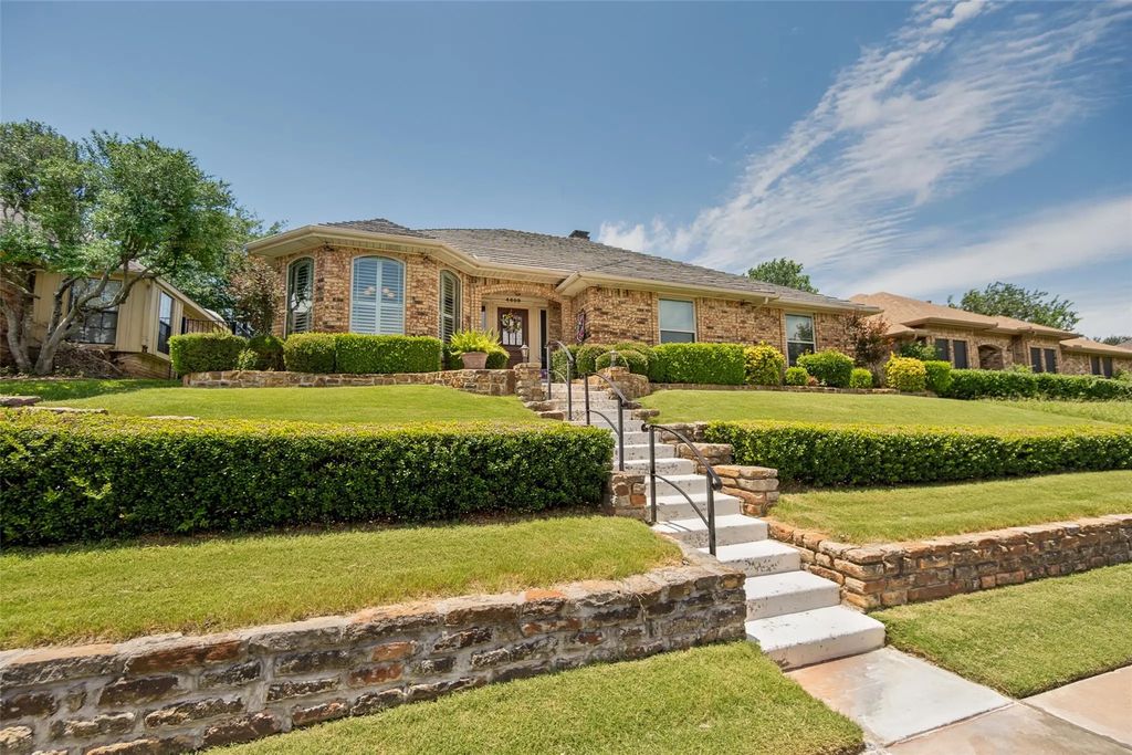4609 Silverthorn Drive, Mesquite