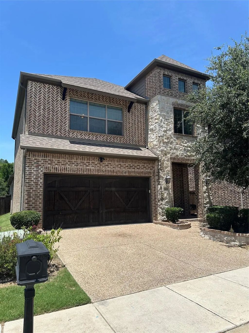 3809 Brookridge Court, Bedford