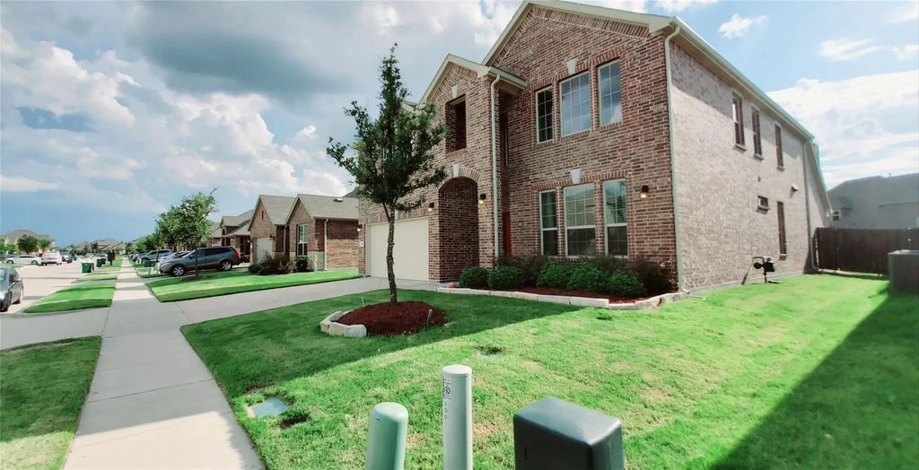 104 Rustic Oak Lane, McKinney